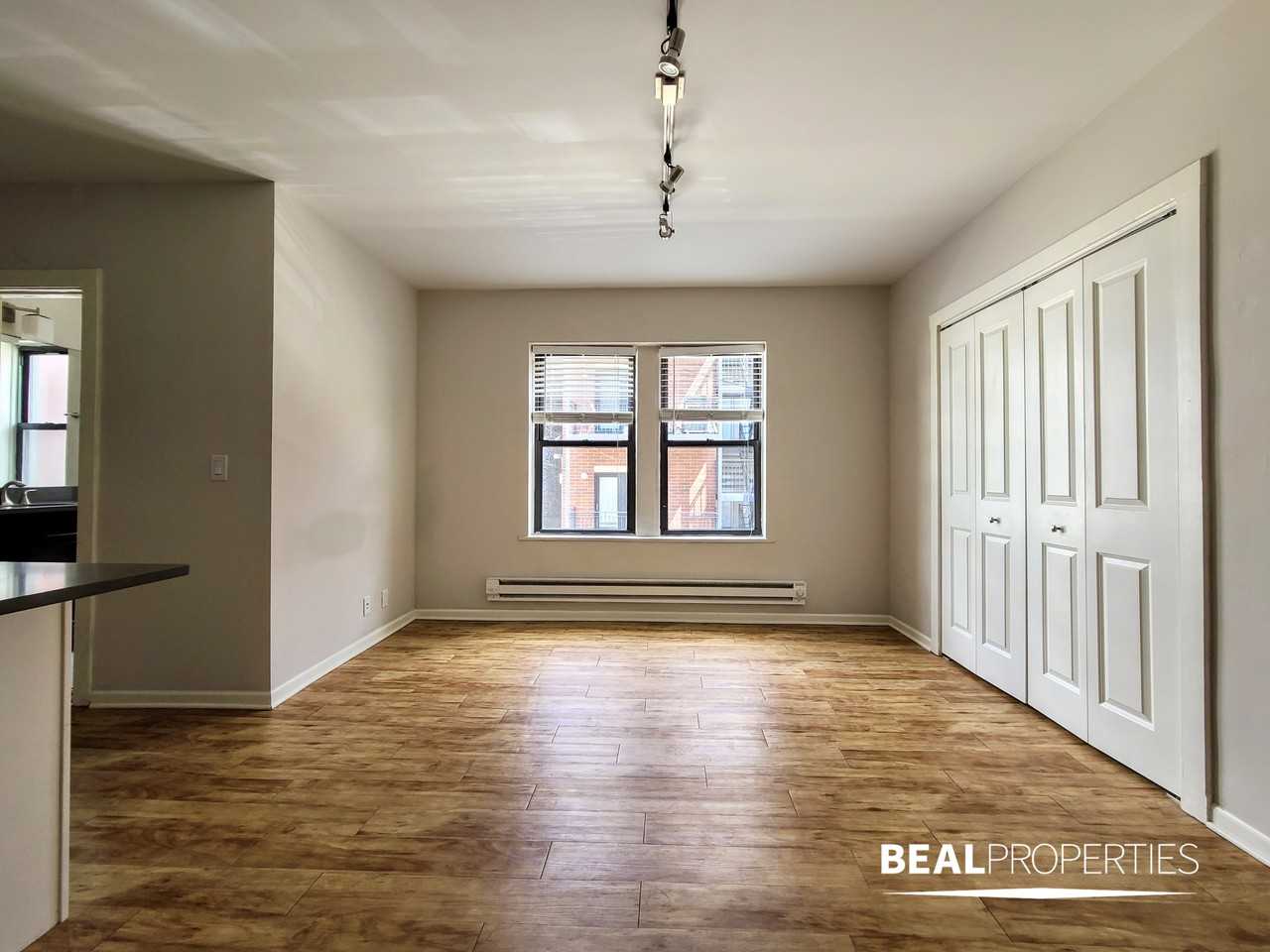 2834 W Palmer St - Photo 2 of 11