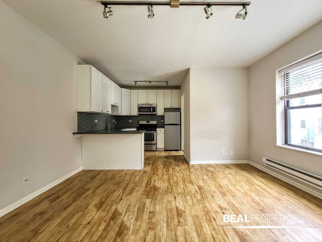 2834 W Palmer St - Photo 4 of 11