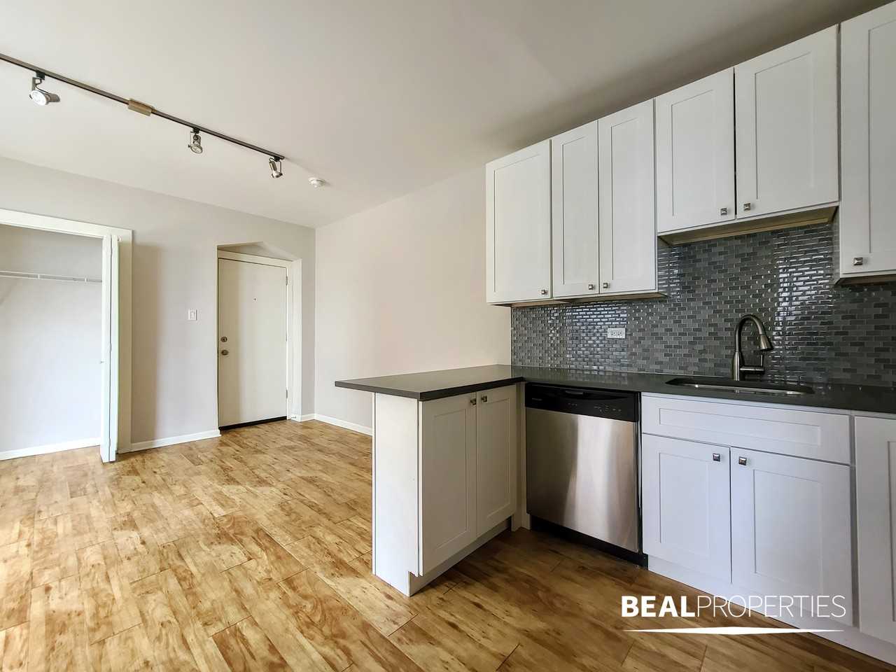 2834 W Palmer St - Photo 6 of 11