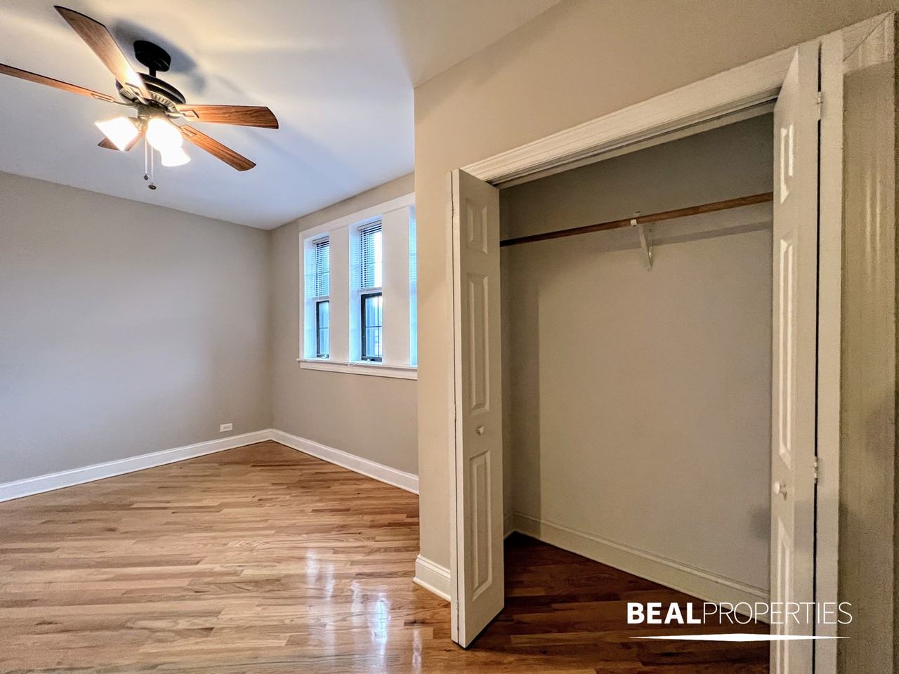 896 Green Bay Rd - Photo 4 of 12