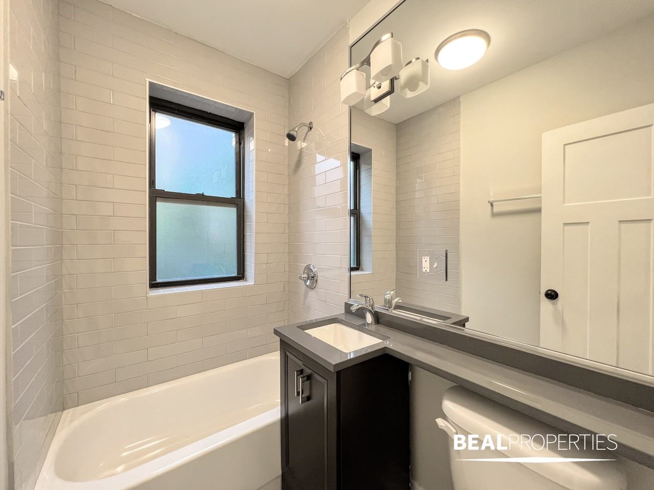 427 W Belden Ave - Photo 5 of 7