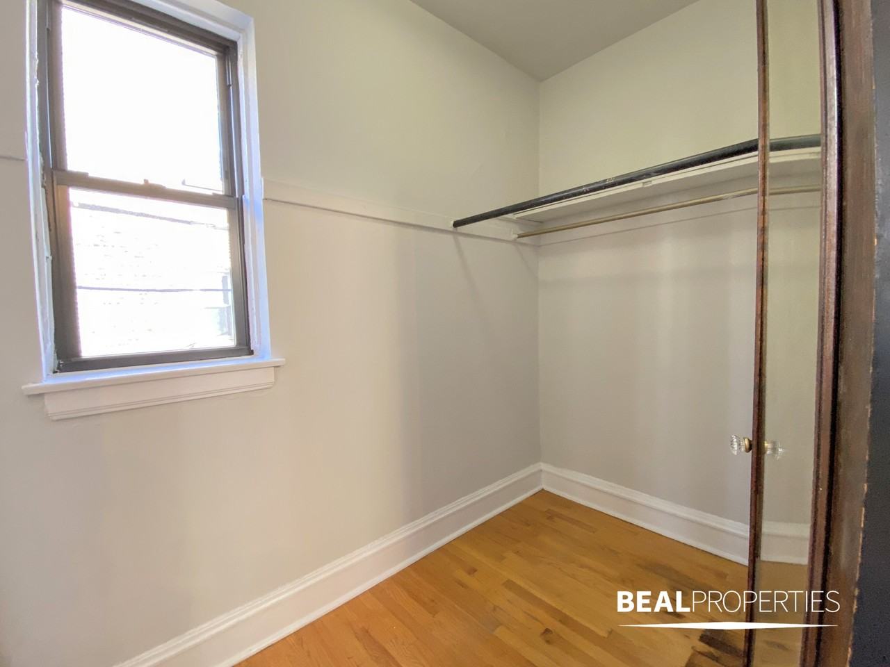 4631 N Paulina St - Photo 7 of 8