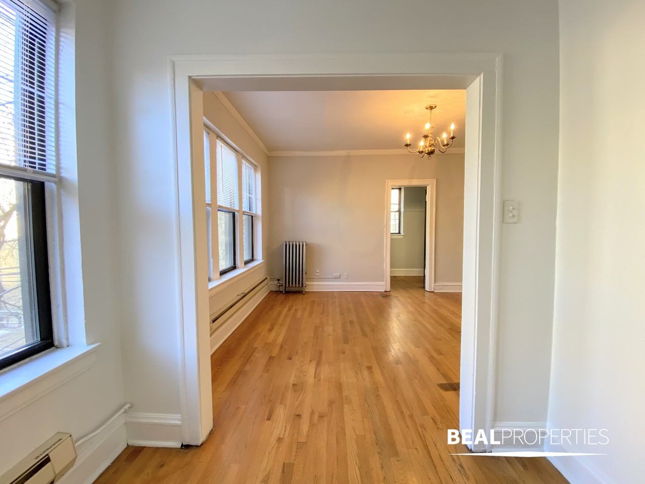 4631 N Paulina St - Photo 2 of 8