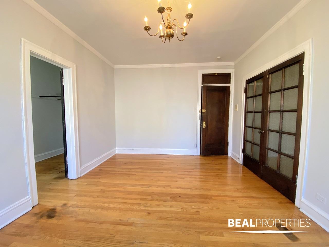 4631 N Paulina St - Photo 4 of 8
