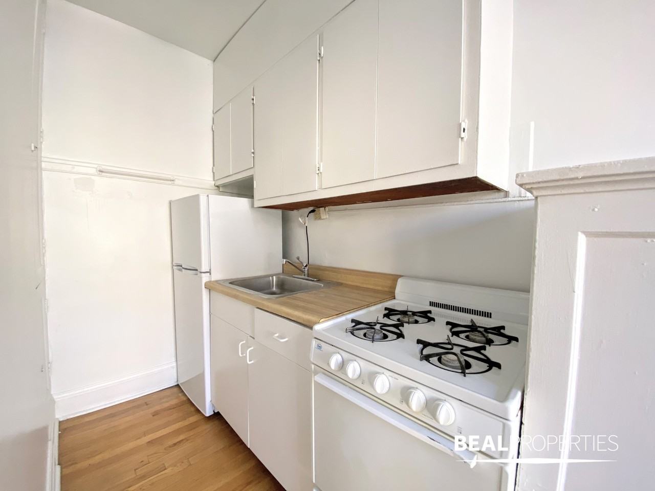 4631 N Paulina St - Photo 6 of 8