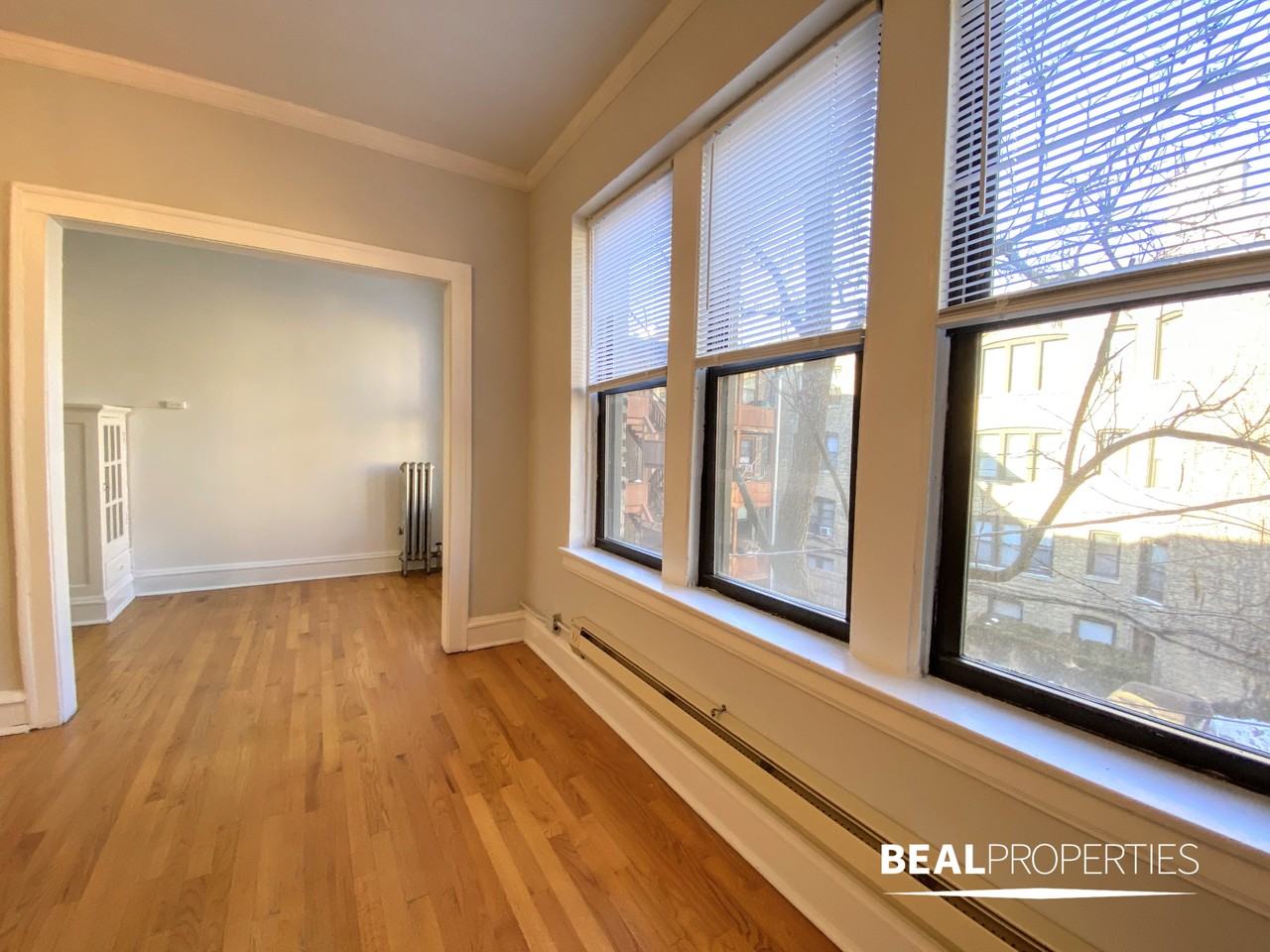 4631 N Paulina St - Photo 3 of 8