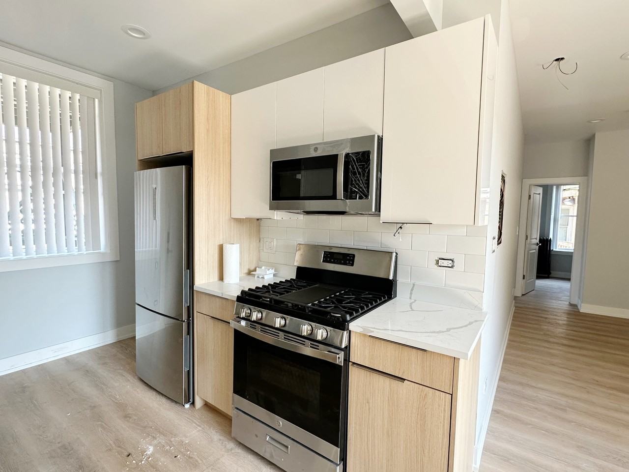 7421 N Clark St #2 - Photo 5 of 22