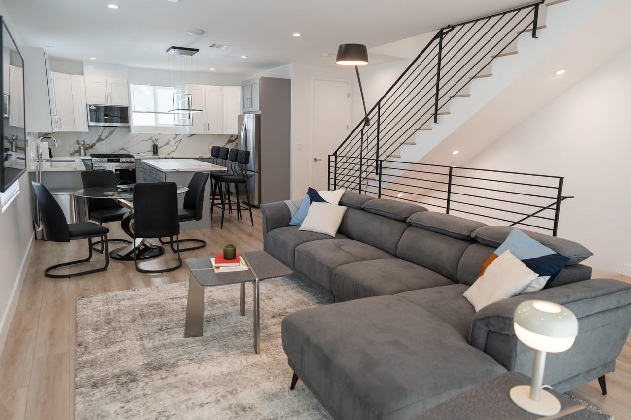 4833 Riverton Ave #NA - Photo 4 of 45