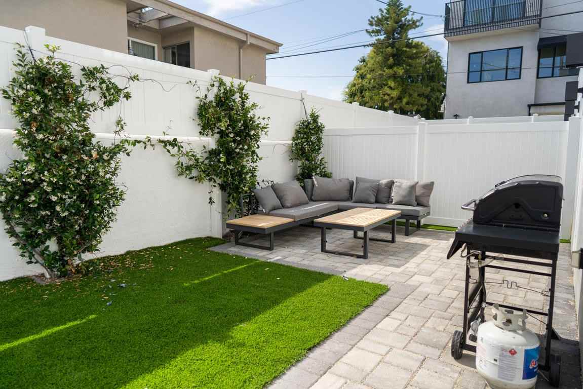 4831 Riverton Ave #NA - Photo 5 of 48