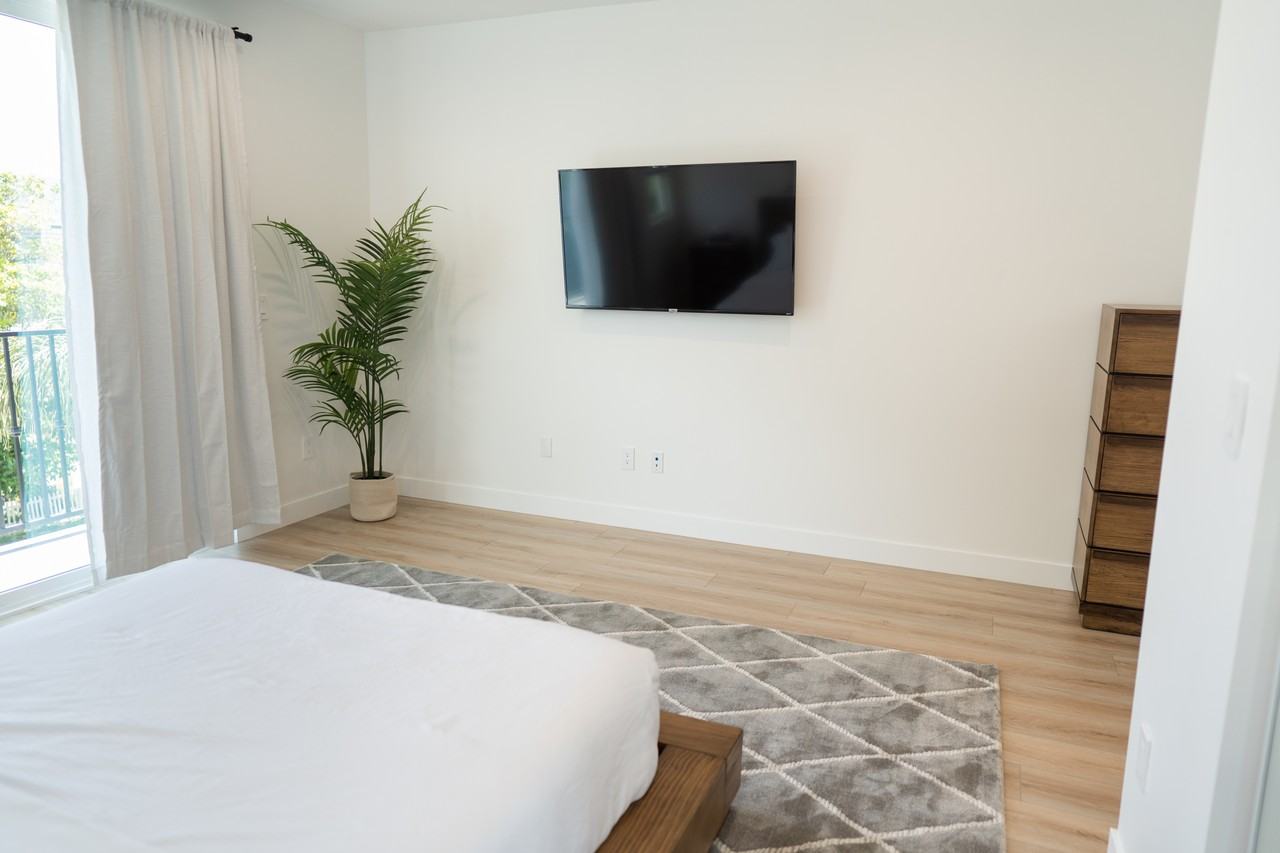 4827 Riverton Ave #NA - Photo 5 of 50