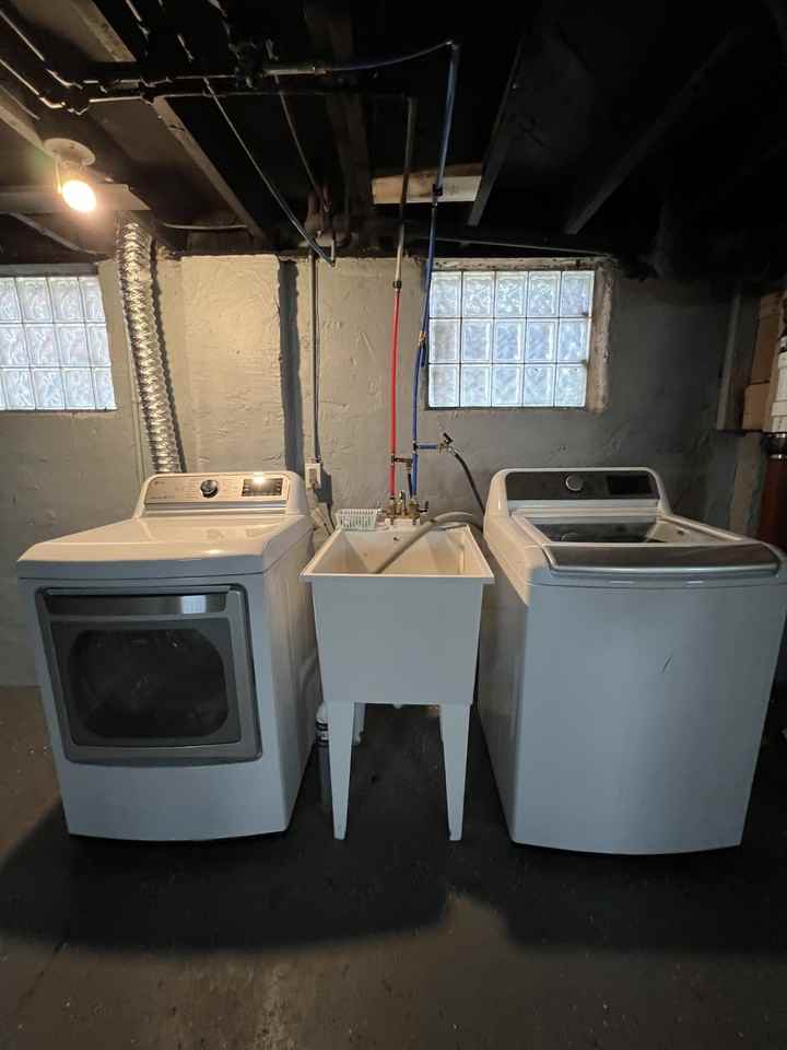 289 Newport St #NA - Photo 2 of 3