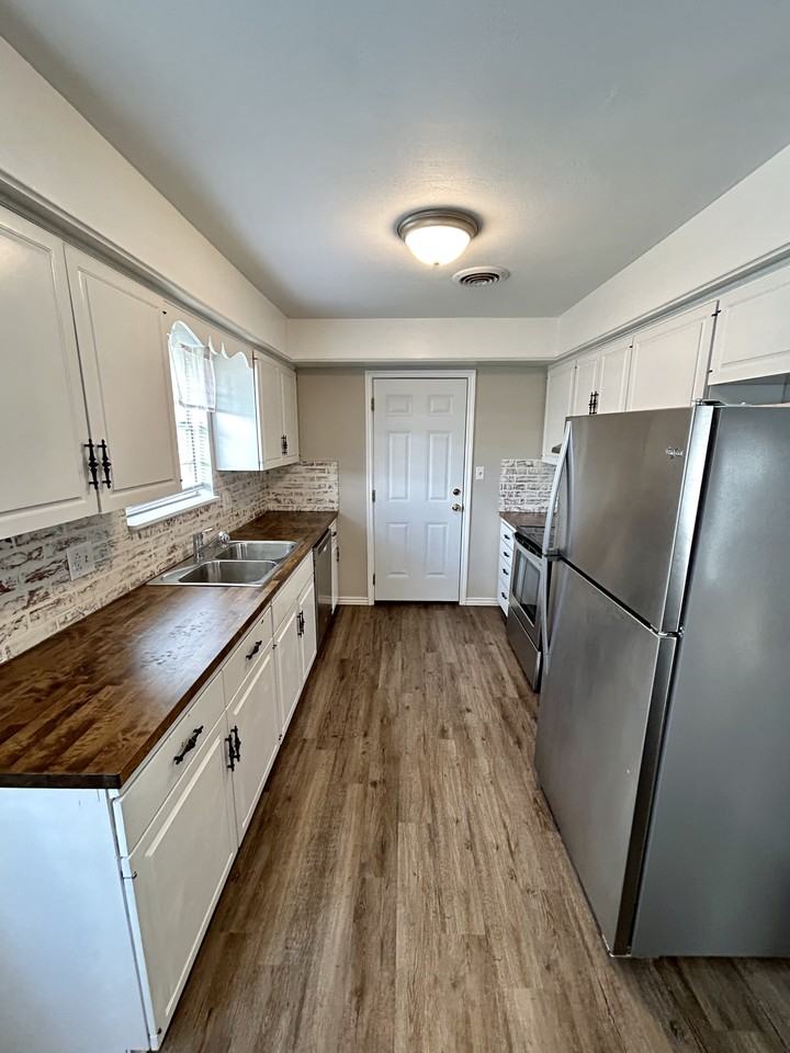 324 Rodric Cir #NA - Photo 6 of 21