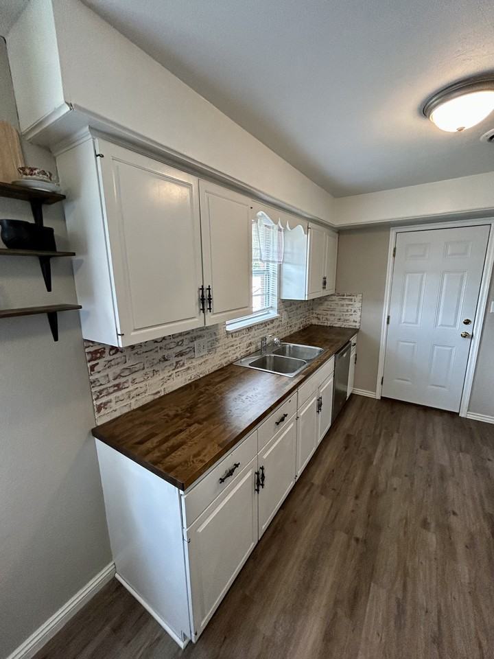 324 Rodric Cir #NA - Photo 7 of 21