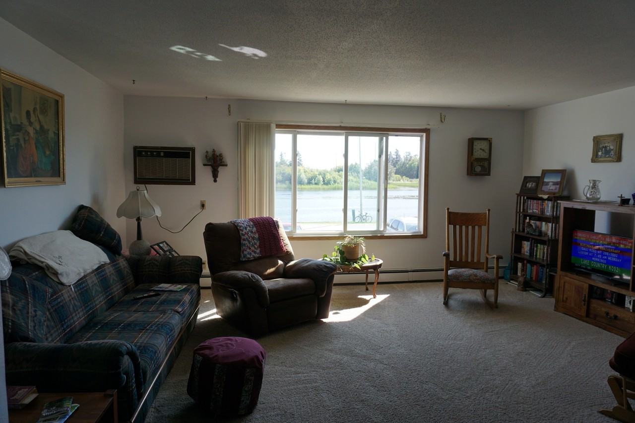 411 River St Ne #1 - Photo 3 of 19