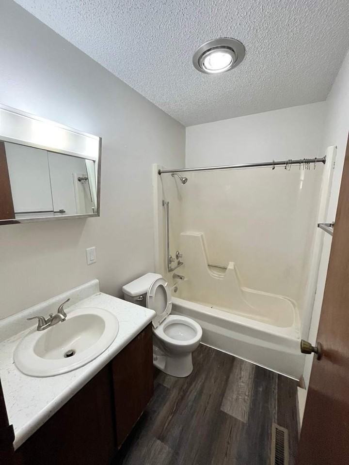 103 Walnut St #1 - Photo 3 of 6