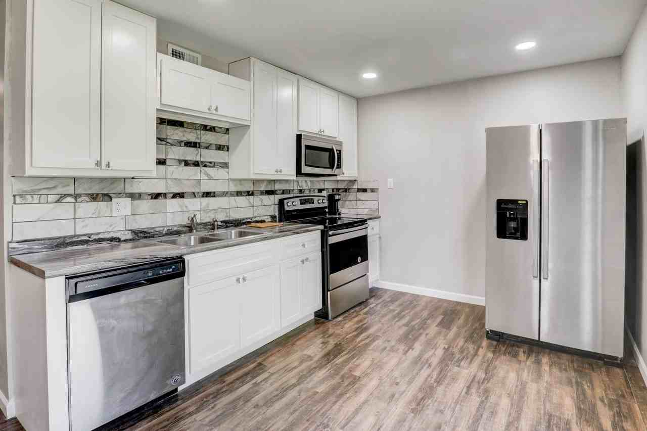 3018 Lyme St #NA - Photo 4 of 16