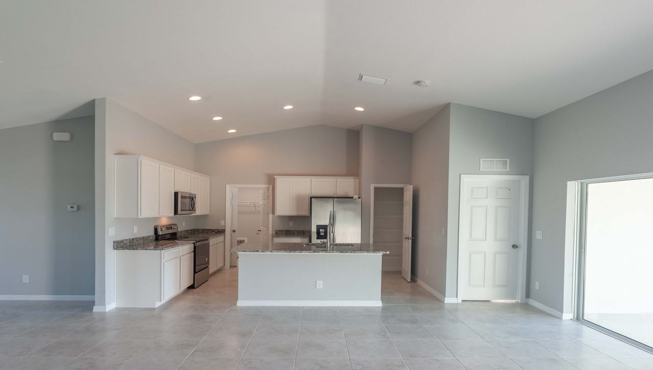 1222 Ne 10th St #NA - Photo 2 of 16