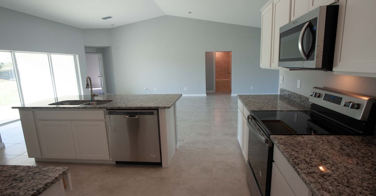 1222 Ne 10th St #NA - Photo 4 of 16