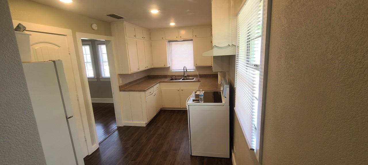 812 Wigley St #1 - Photo 2 of 7