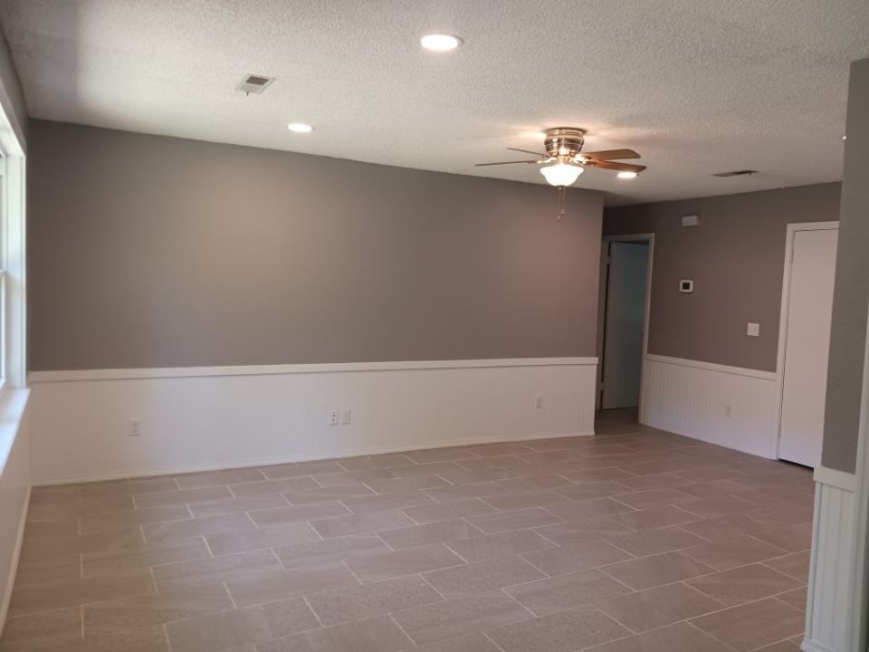 703 W 27th St #NA - Photo 3 of 11