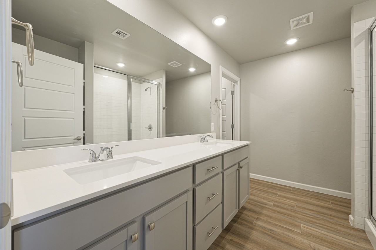 13505 Bluejacket Dr #13505 - Photo 3 of 27