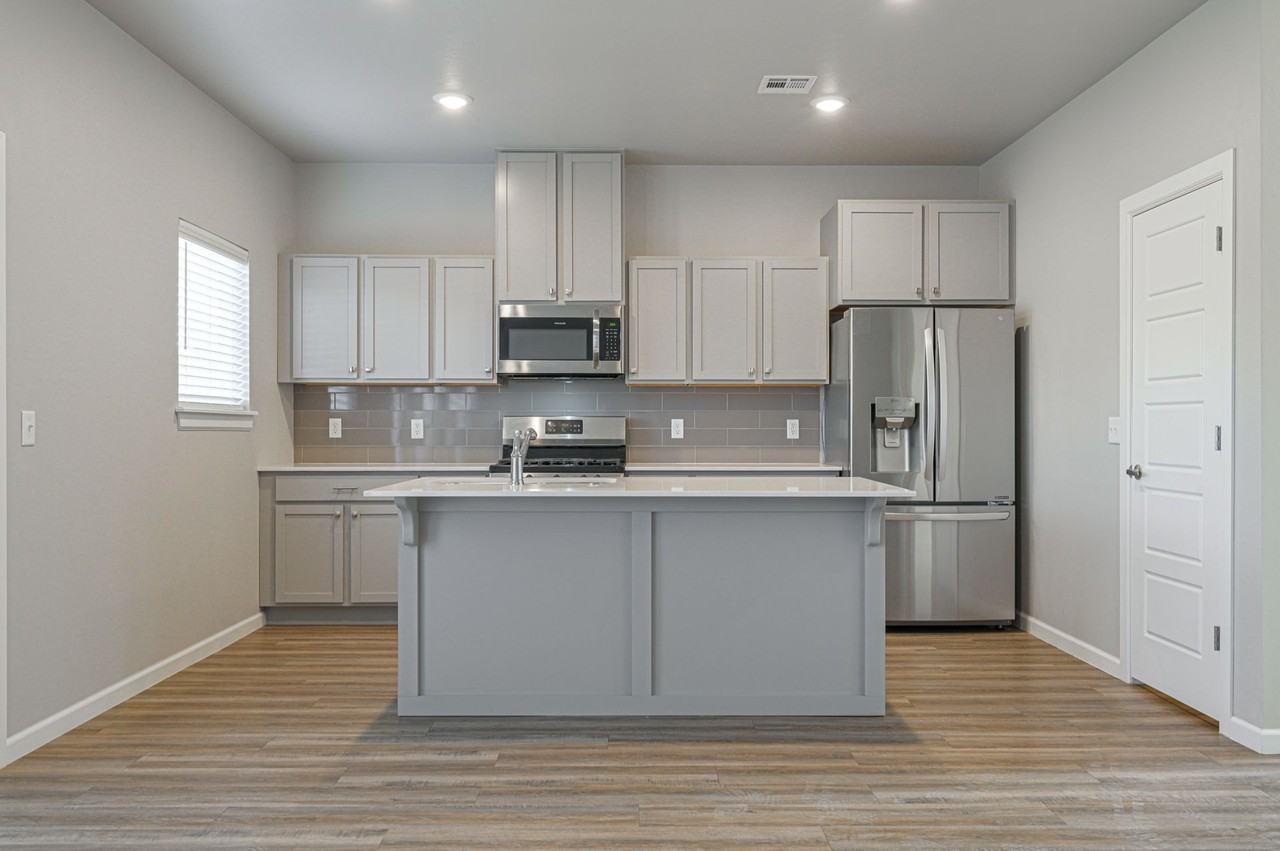 13505 Bluejacket Dr #13505 - Photo 4 of 27