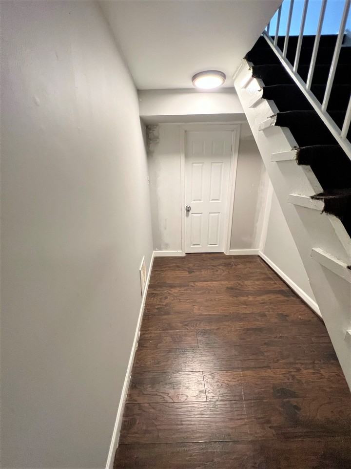 192 Daimler Dr #4 - Photo 2 of 14