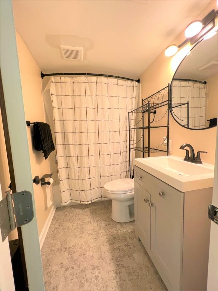 192 Daimler Dr #4 - Photo 3 of 14