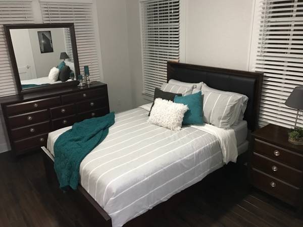 407 S Melville Ave #06 - Photo 3 of 4