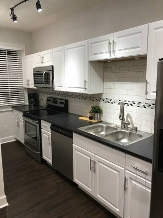 407 S Melville Ave #06 - Photo 4 of 4
