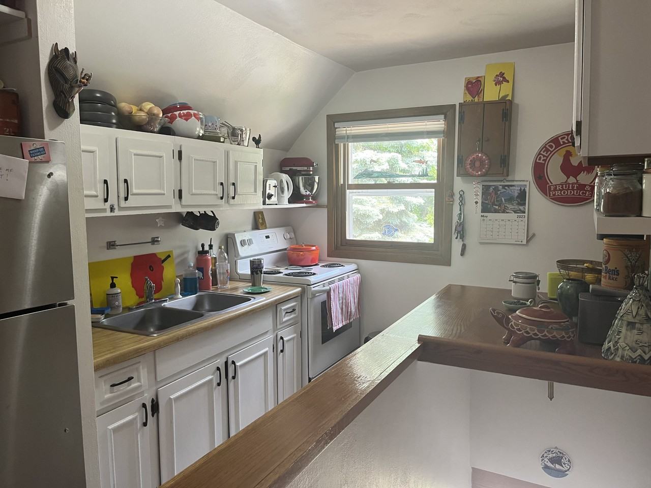 1905 Loftsgordon Ave #2 - Photo 3 of 11