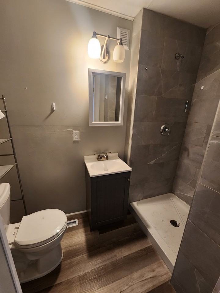 1616 7th St - Photo 3 of 4