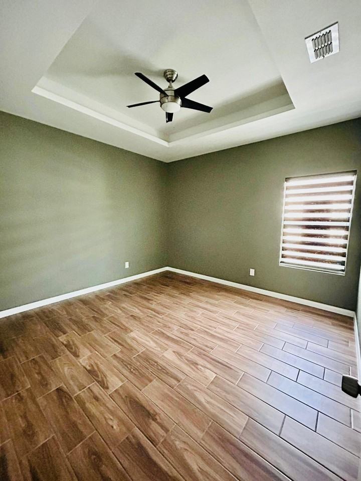 3609 Hawthorne Ave #1 - Photo 3 of 23