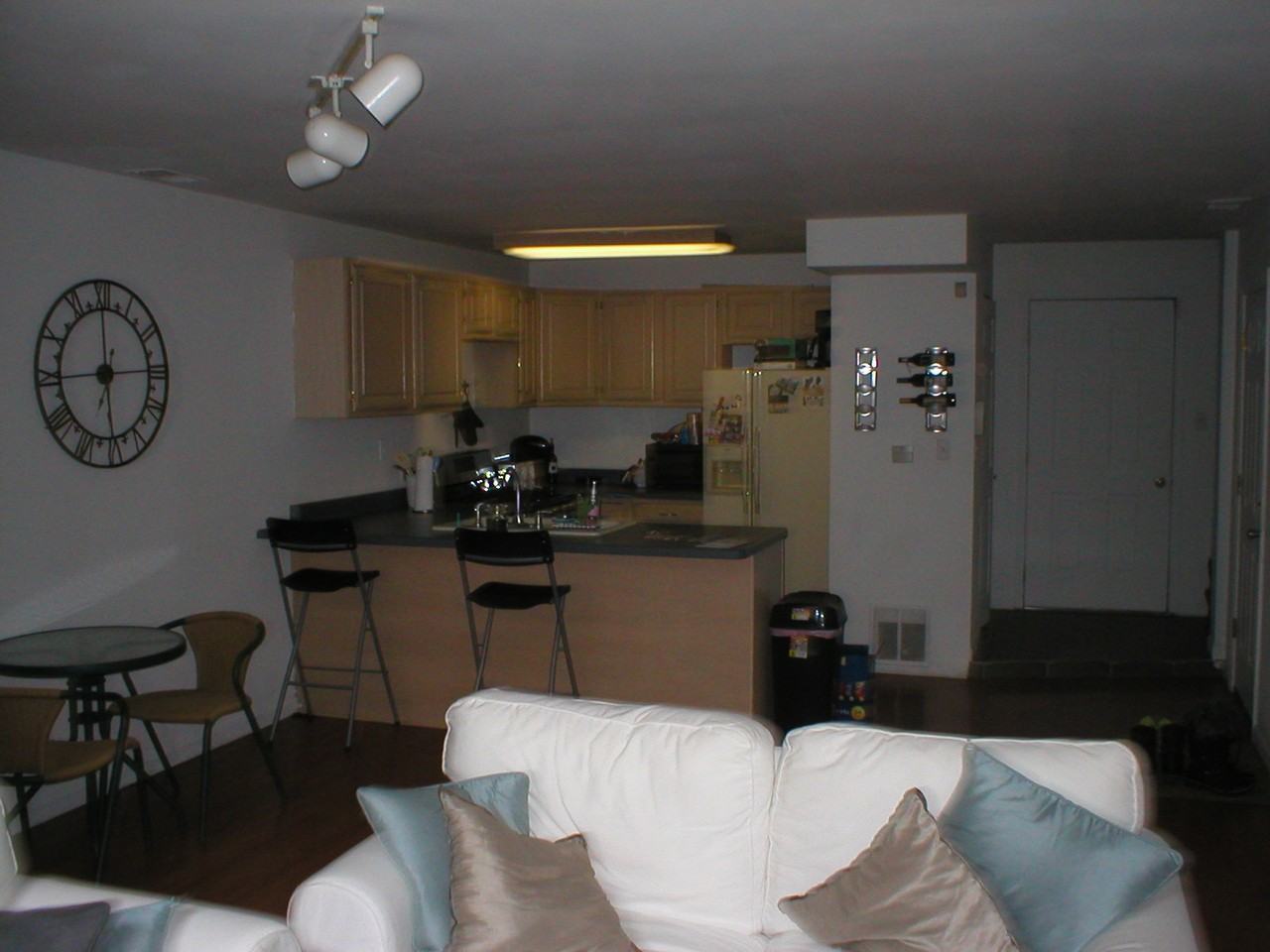 1931 N Sheffield Ave #NA - Photo 2 of 12