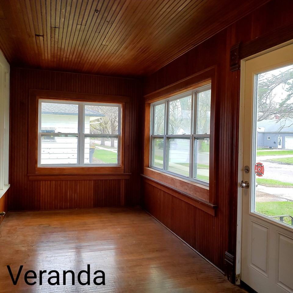 310 4th Ave Se #1 - Photo 2 of 20