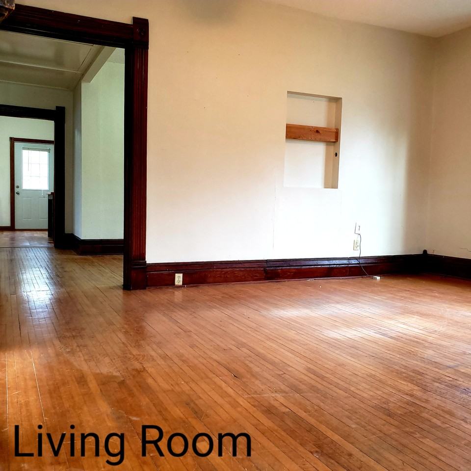 310 4th Ave Se #1 - Photo 3 of 20