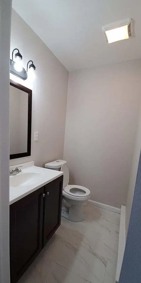 350 Crewe Ct #350 - Photo 3 of 12