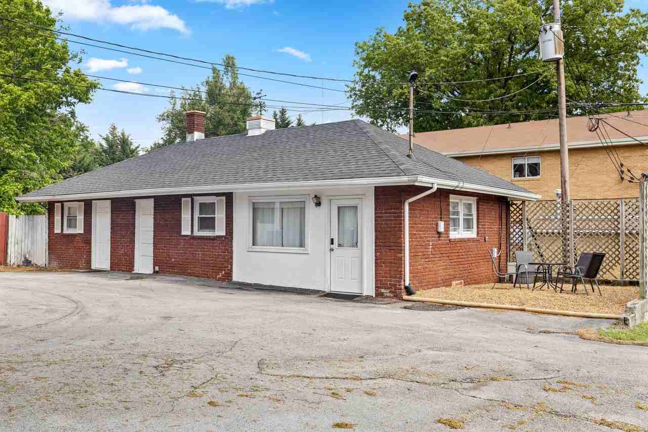 110 E Inskip Dr #B - Photo 2 of 15