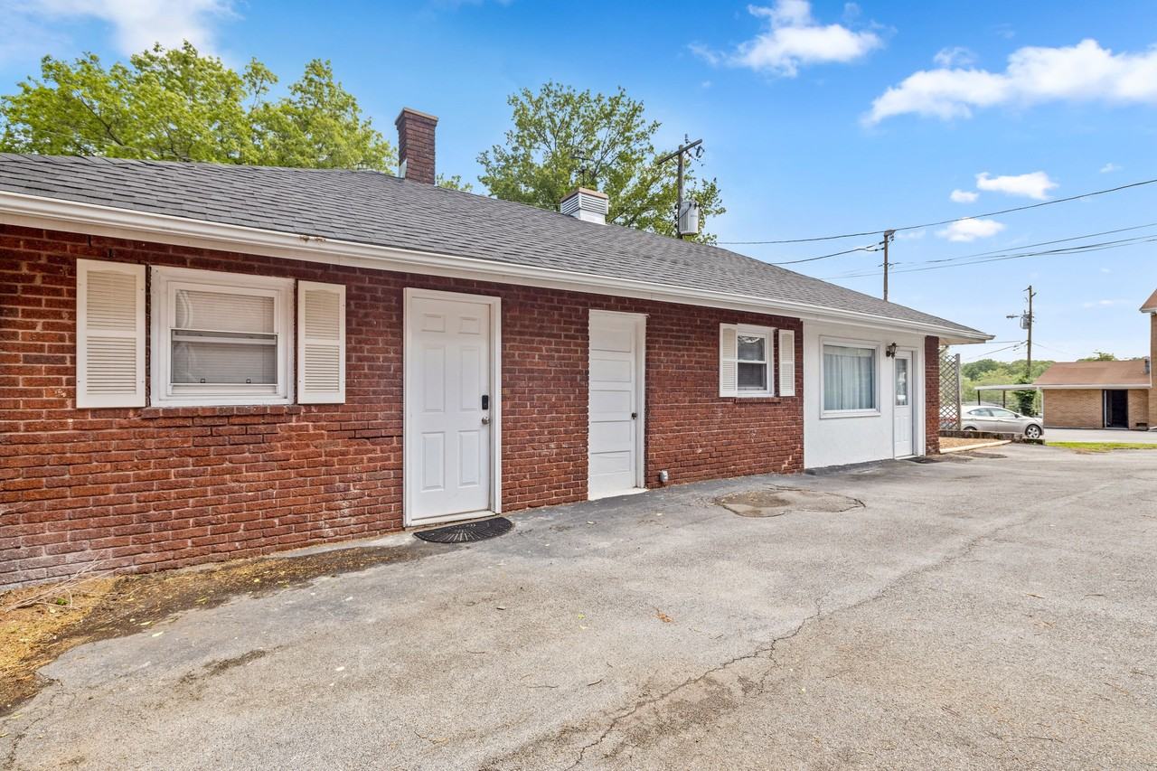 110 E Inskip Dr #B - Photo 3 of 15