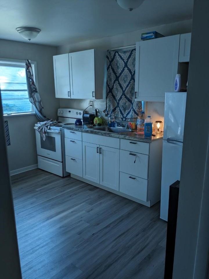 418 W Court St - Photo 3 of 7