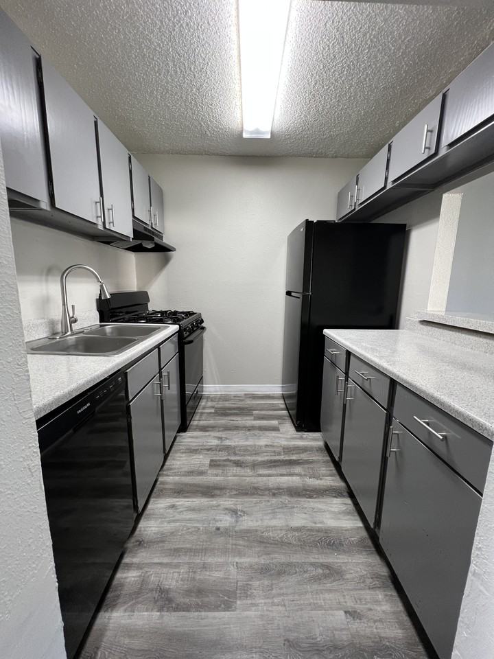 212 Sam Houston Dr #125 - Photo 3 of 10