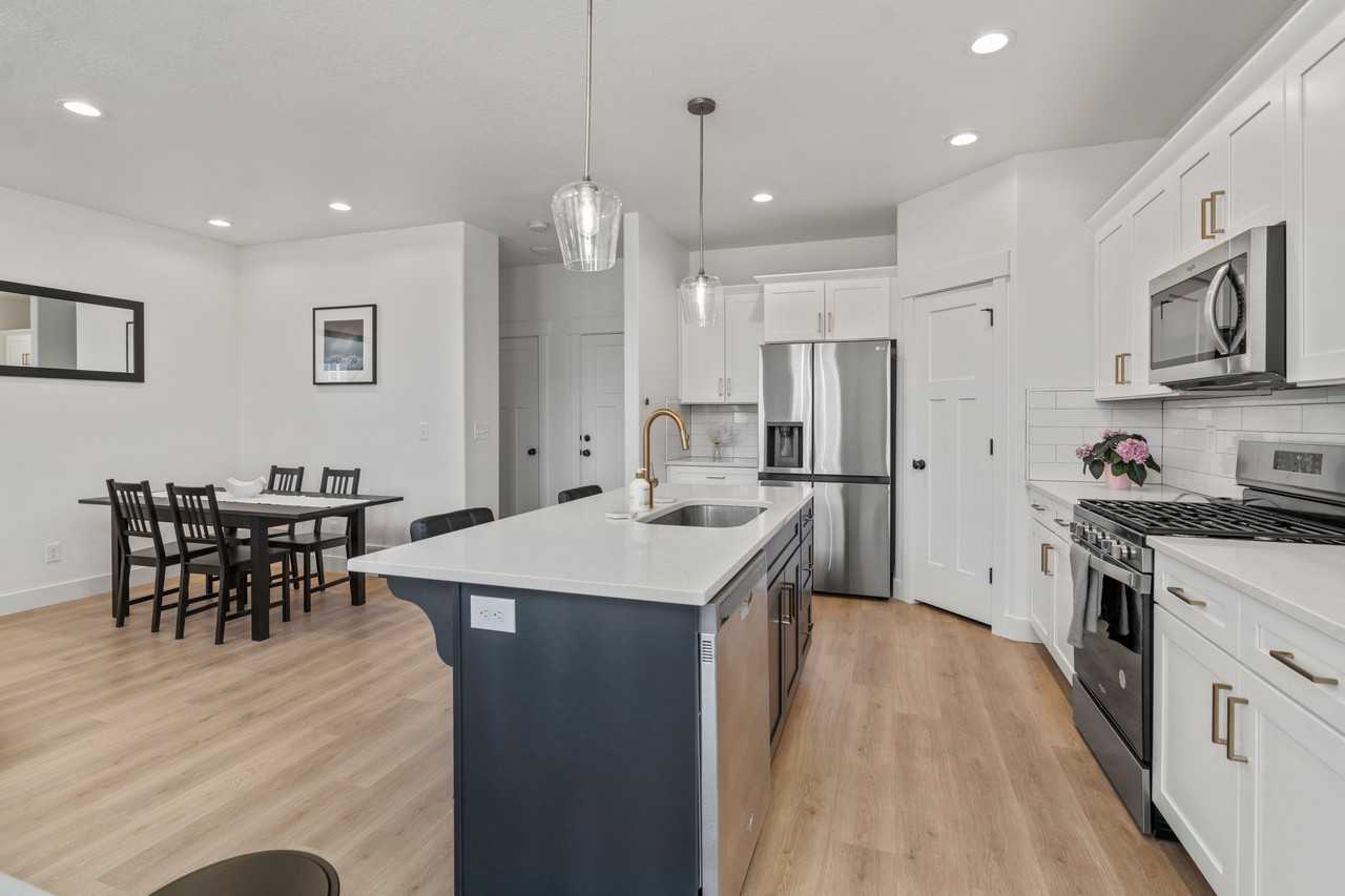 1995 N 3930 W - Photo 6 of 37