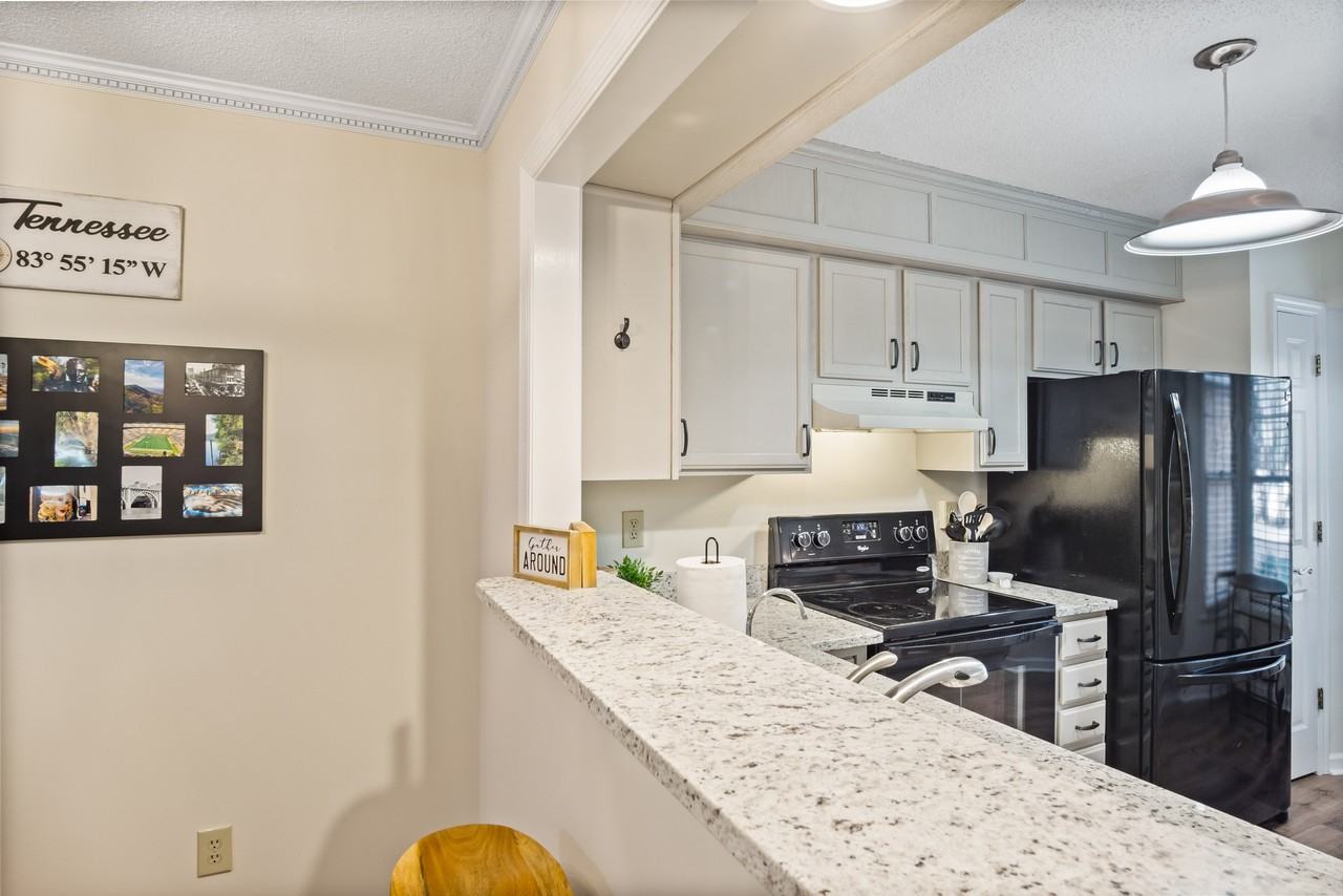 10425 Ravenbrook Ln #10425 - Photo 5 of 45