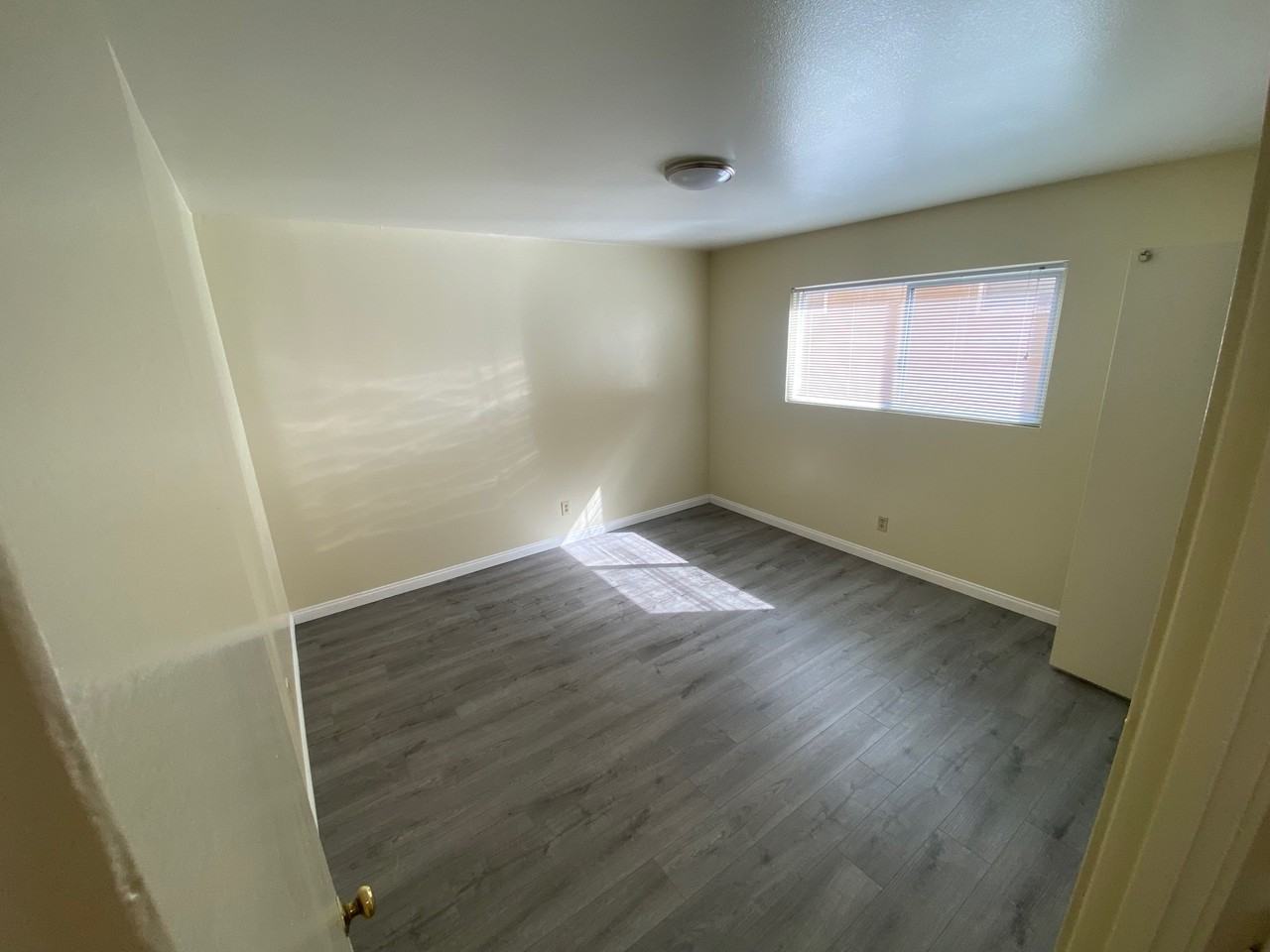 1160 E Alosta Ave #23 - Photo 3 of 26