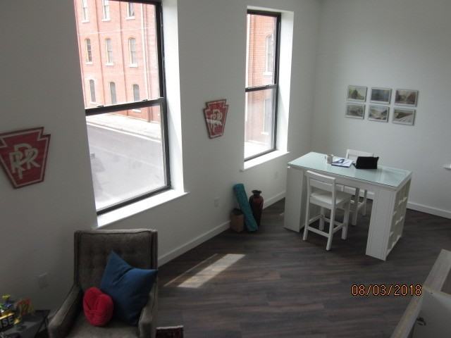 818 12th St #203 - Photo 3 of 12