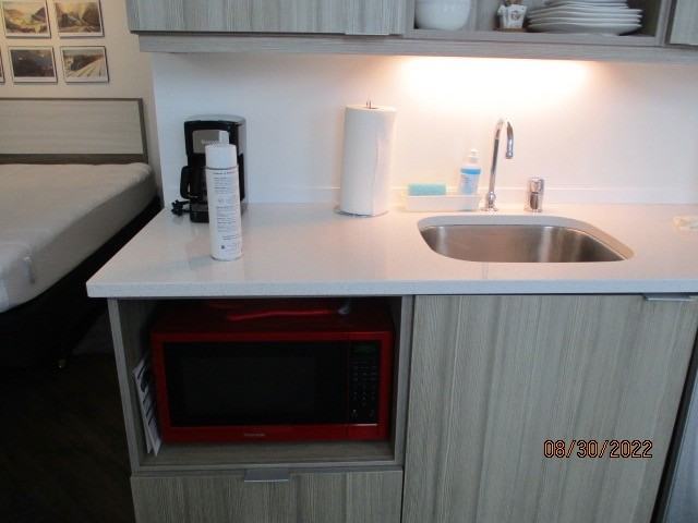 818 12th St #203 - Photo 7 of 12