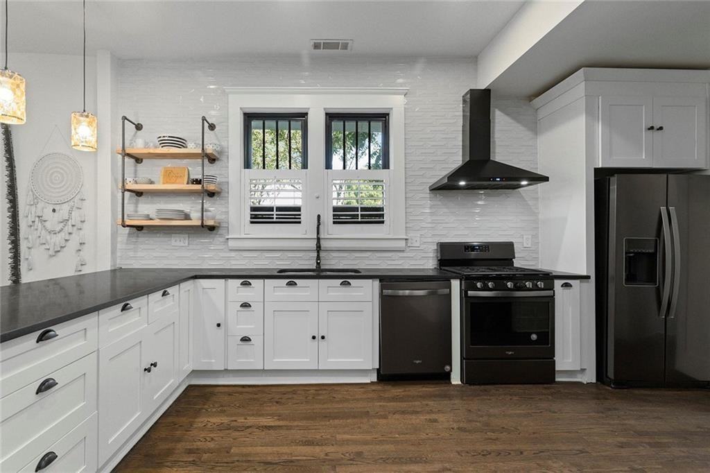 563 Parkway Dr Ne #NA - Photo 5 of 28