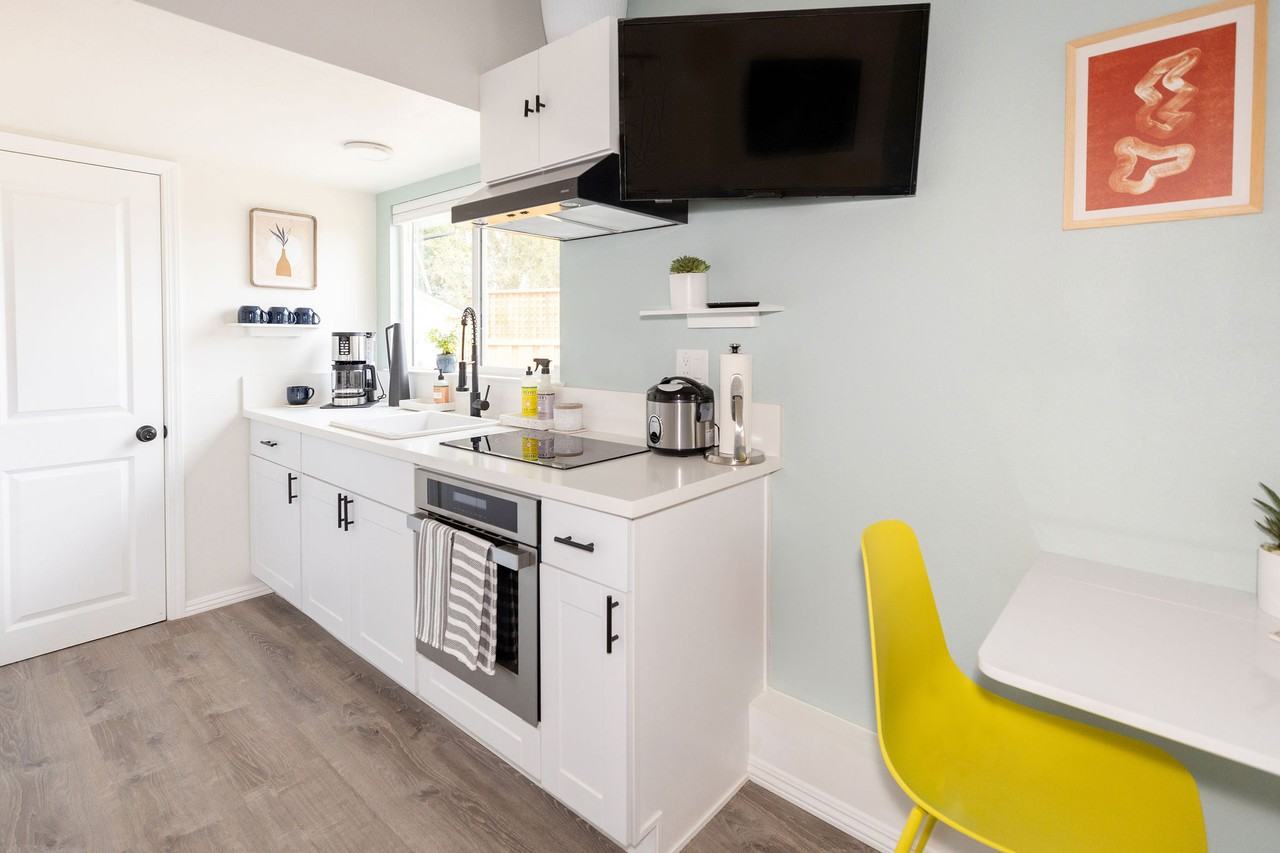 526 Sunnyslope Ave #NA - Photo 3 of 16