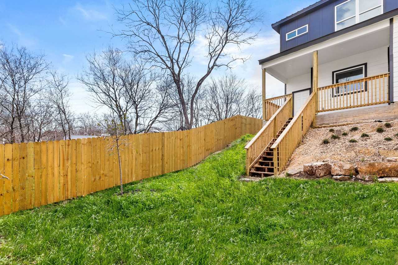 1827 Montana St #101 - Photo 6 of 27