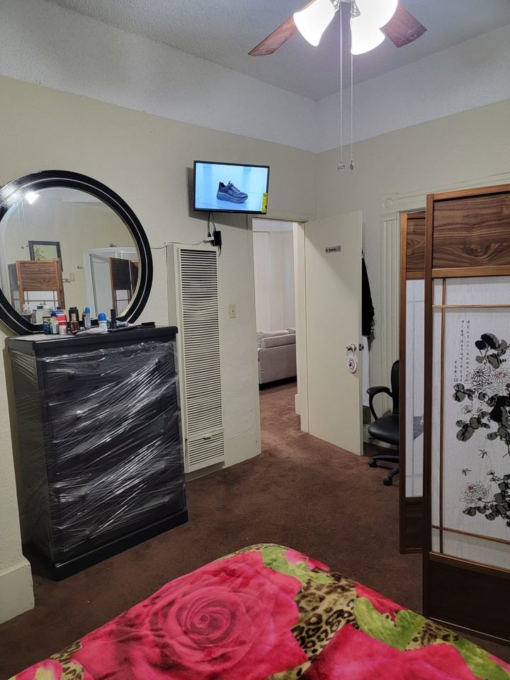 630 E 111th St - Photo 2 of 12